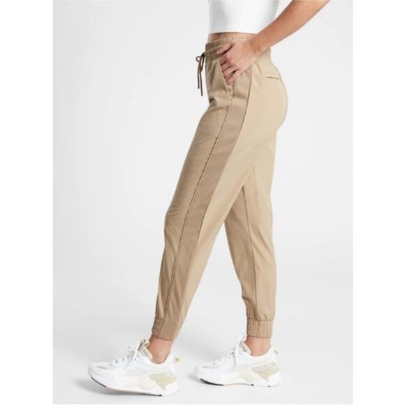 Athleta Brooklyn Textured Jogger in Windowpane Silt Size 2 - Picture 4 of 11
